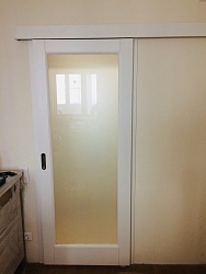 Двери из ольхи белая эмаль Витраж